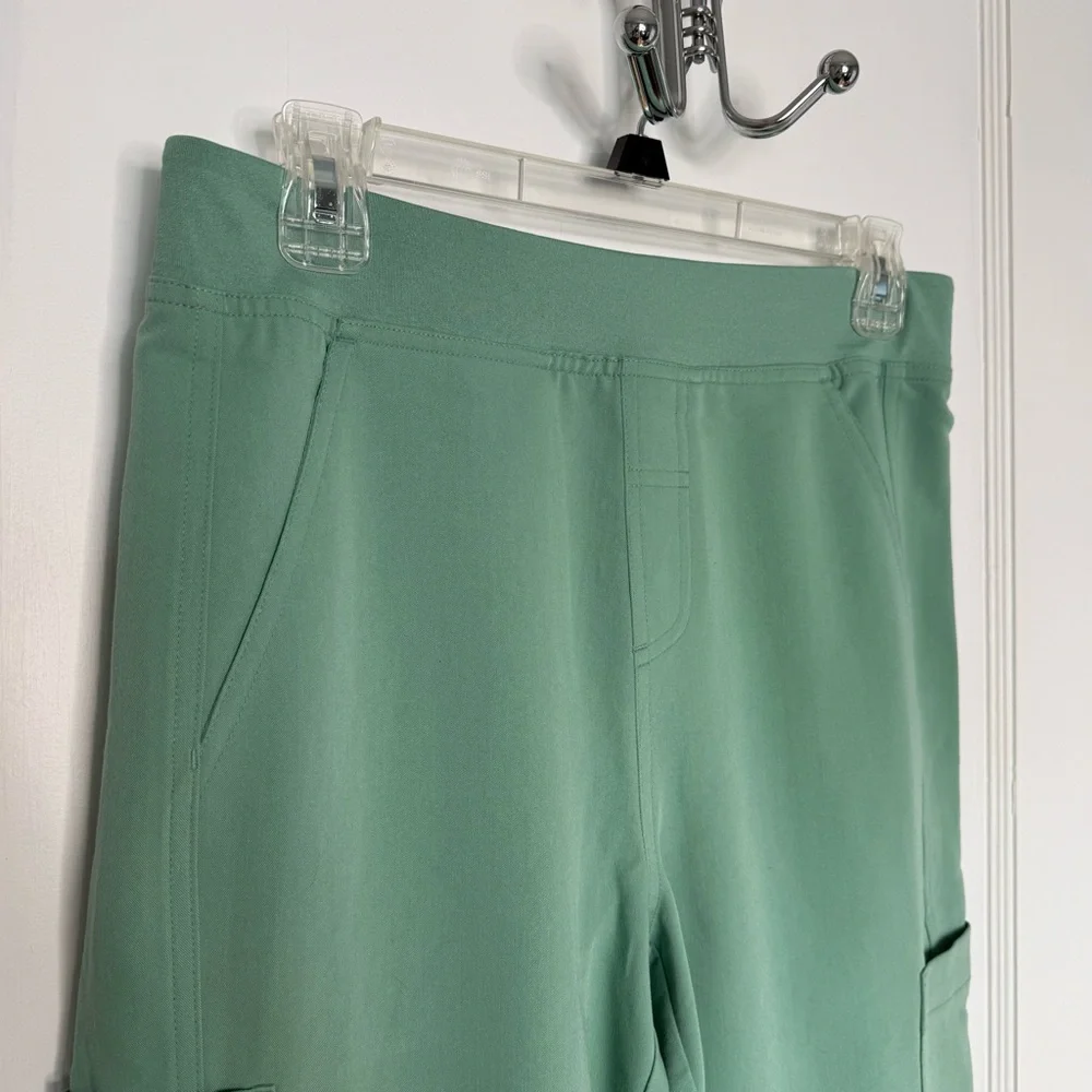 NWT FIGS | 2.0 Axim Cargo Pants Scrubs Technical Collection Green XS